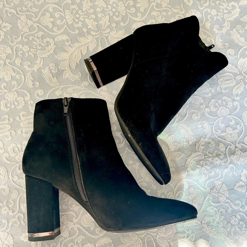 Le Chateau Black Heeled Boots